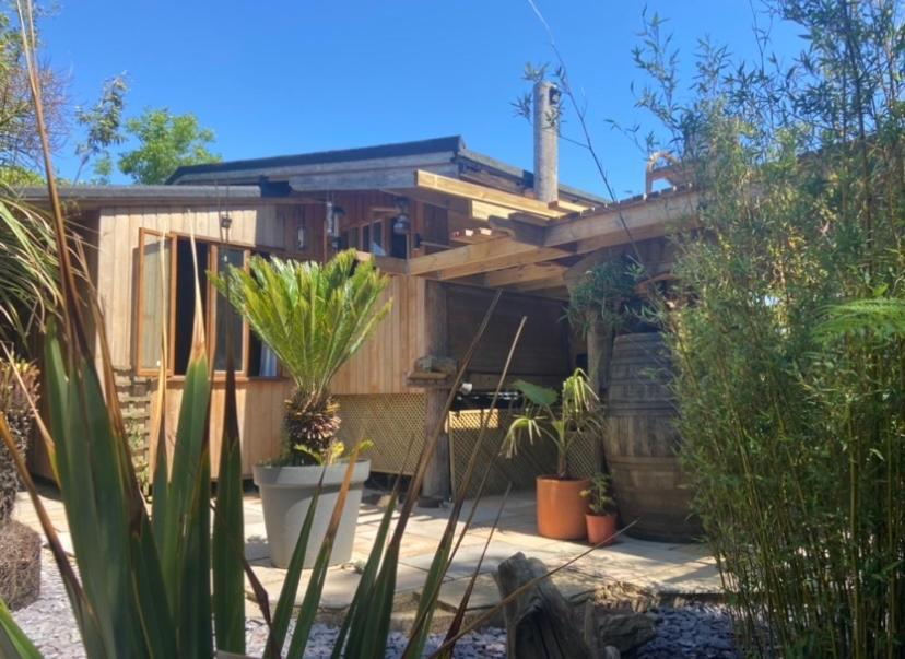 Jungle Cabin Martin Mill Exterior photo